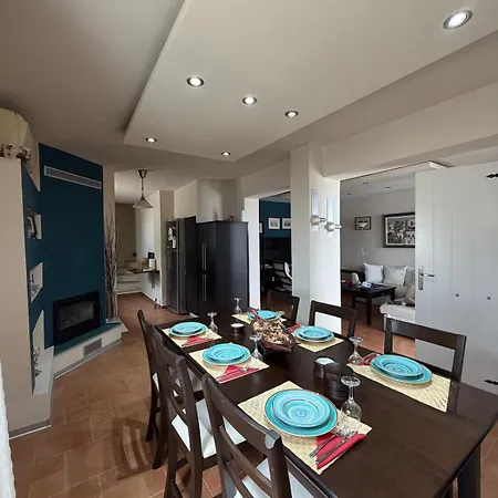 בית נופש Eirinis House